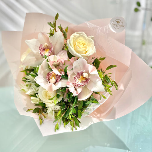 Rachel Arrangement - Fresh Flowers