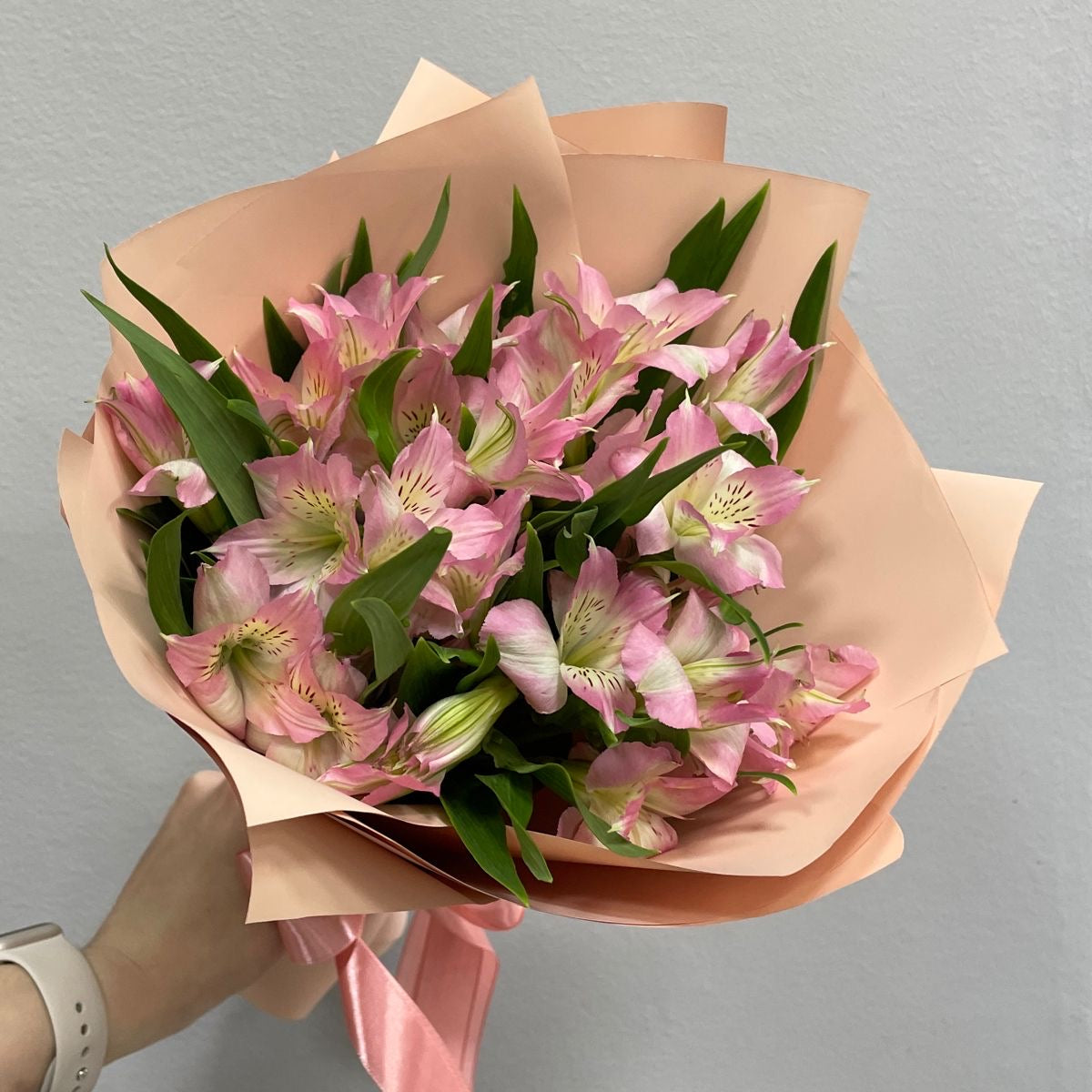 Alstroemeria Arrangement - Fresh Flowers
