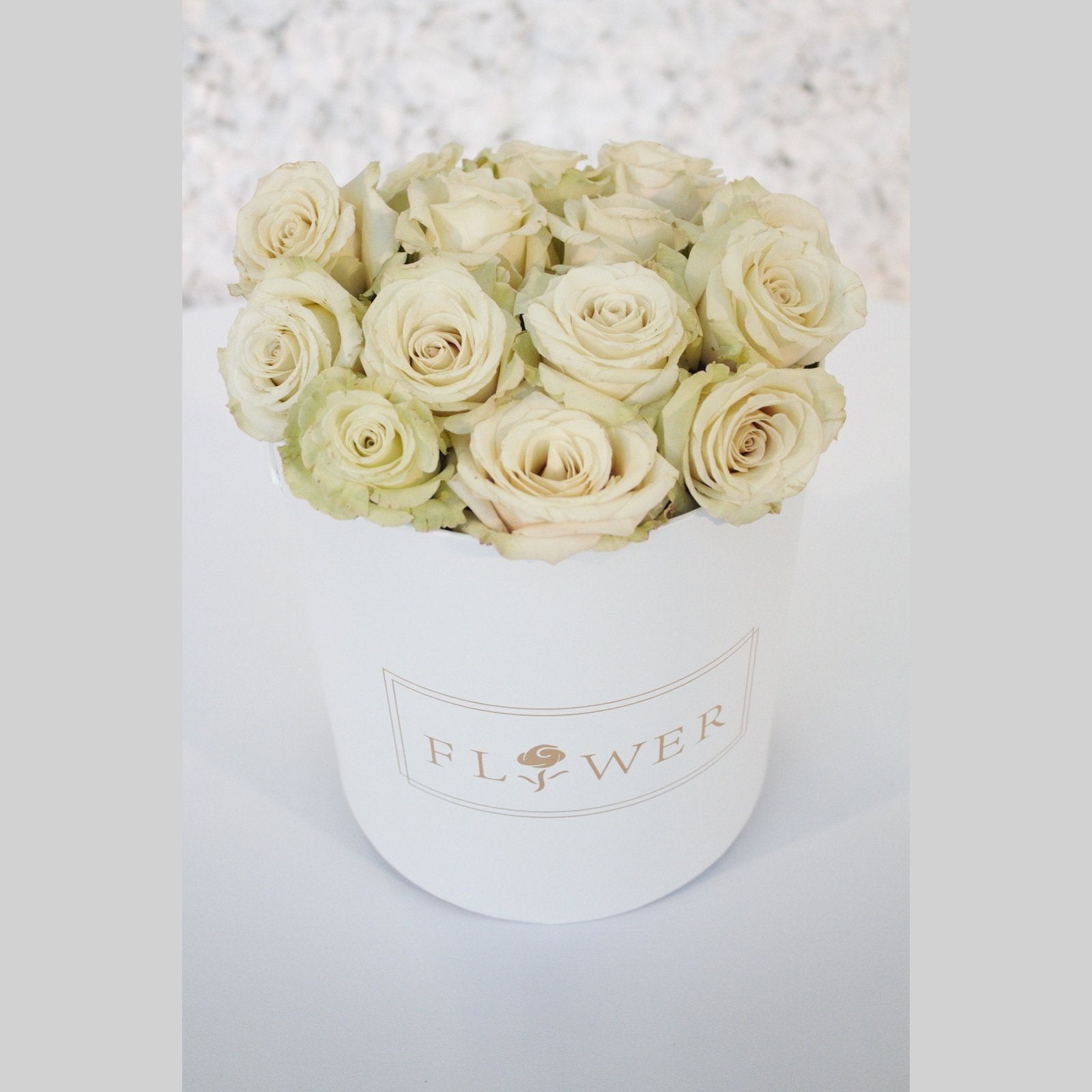 White rose hat box