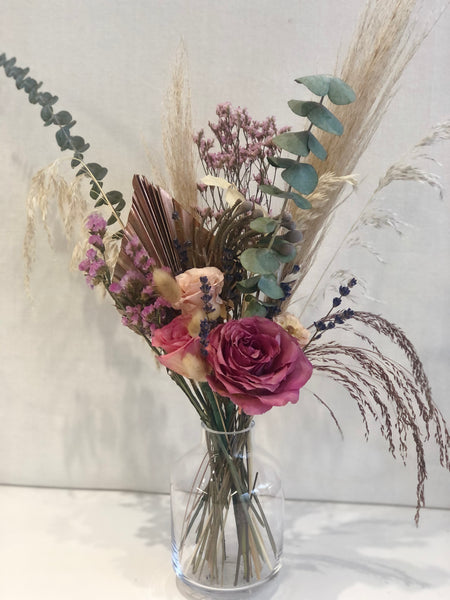 dry flower arrangement