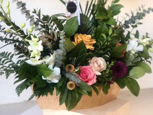 centerpiece greenery roses